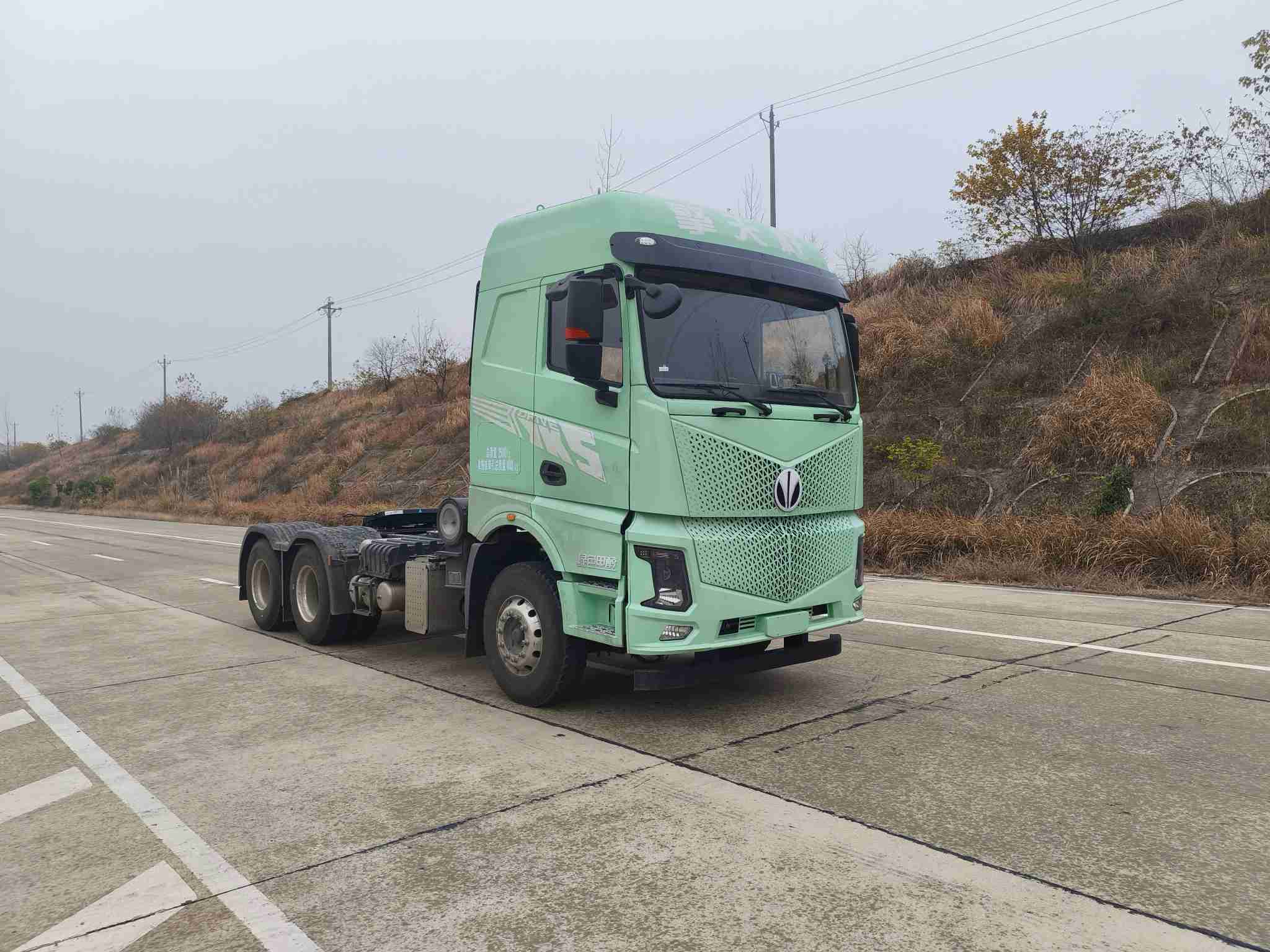 炎龙牌 510马力 甲醇牵引汽车(ZYL4250G6M1)