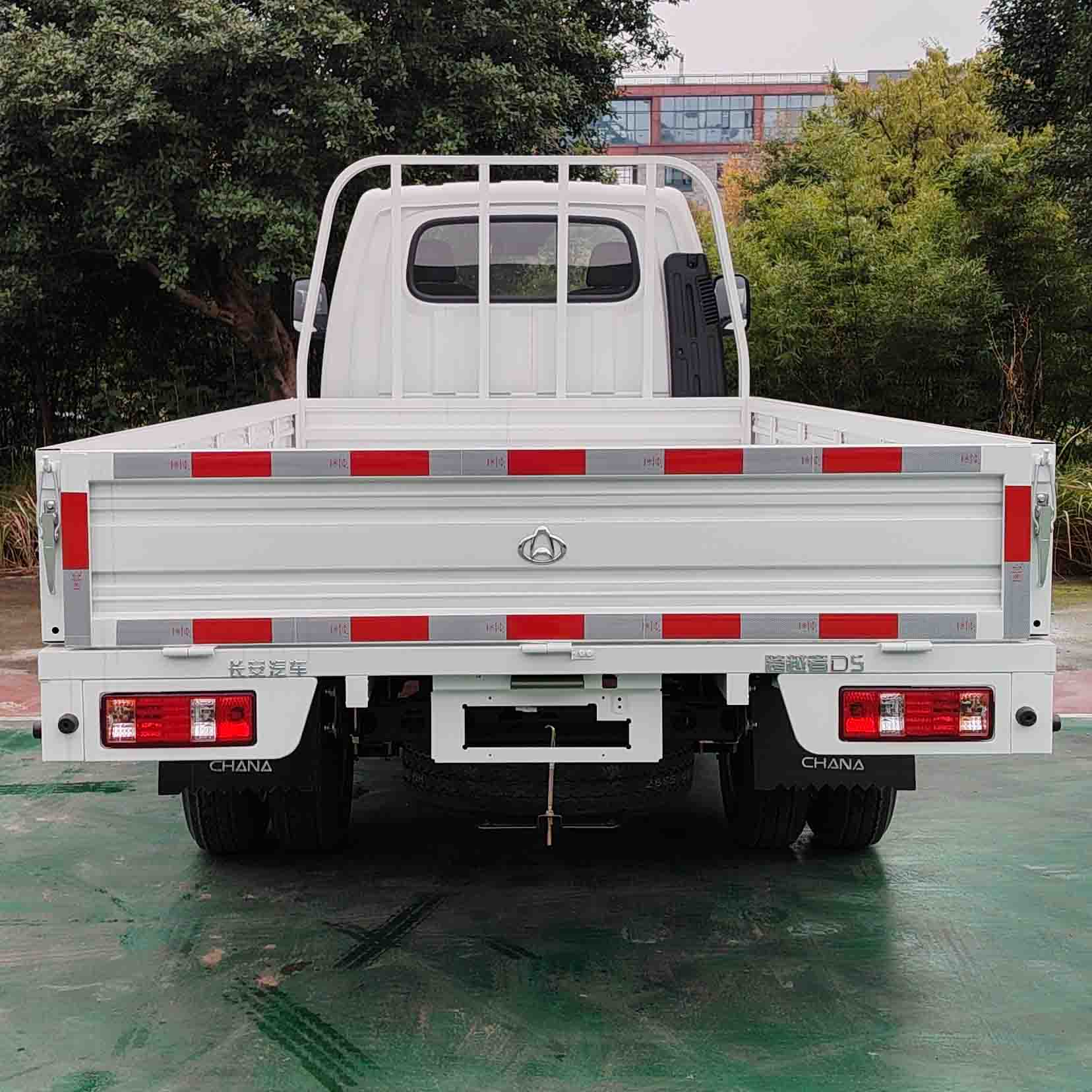 CKS1032D5FD6B2 长安牌122马力单桥汽油4米国六载货汽车图片