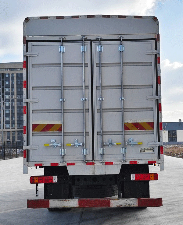 歐曼牌BJ5181CCYY6AAM-01倉(cāng)柵式運(yùn)輸車(chē)公告圖片