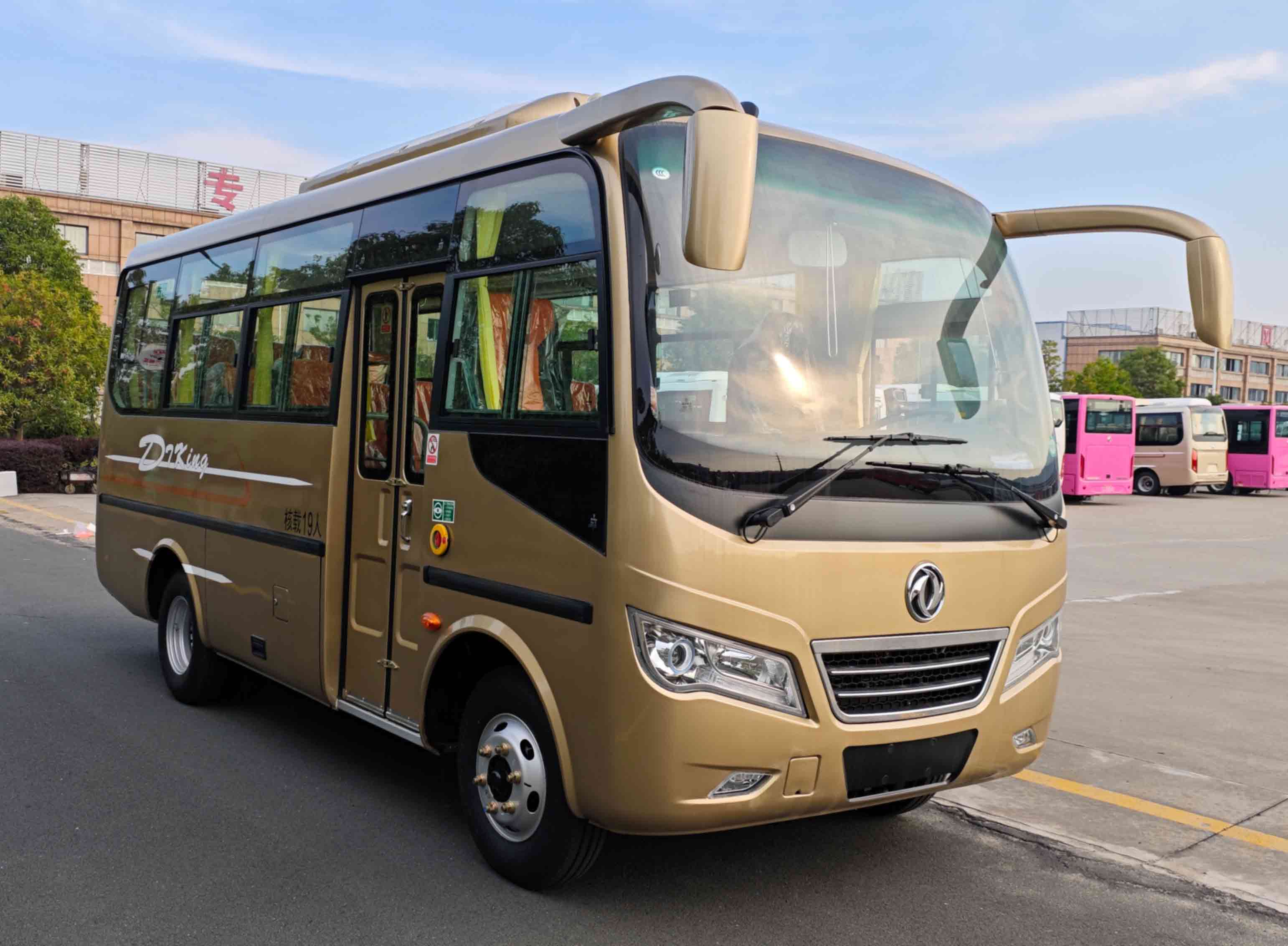 XDV5060XYBEQ6 襄鑫鼎牌运兵车图片