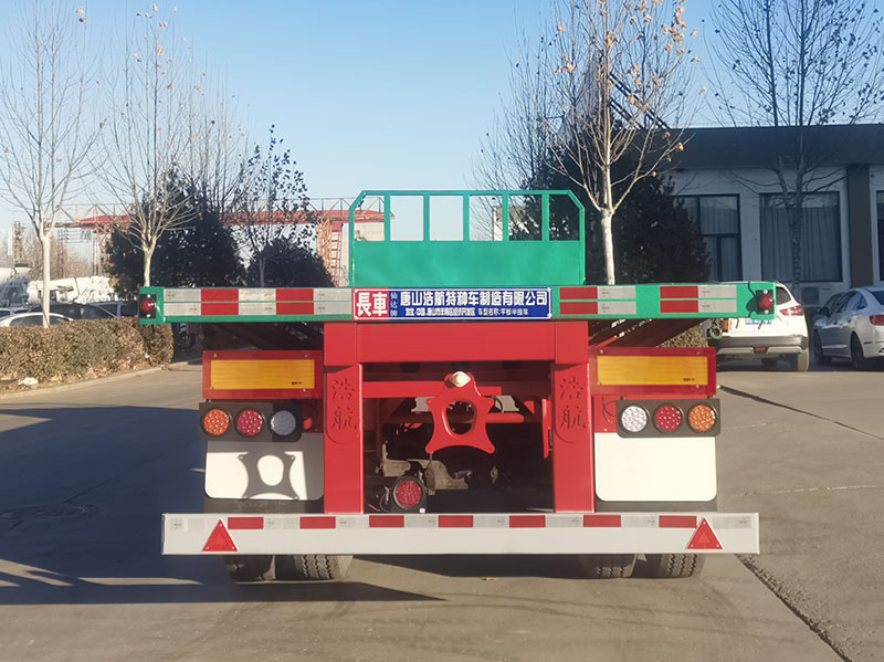 平板半挂车图片