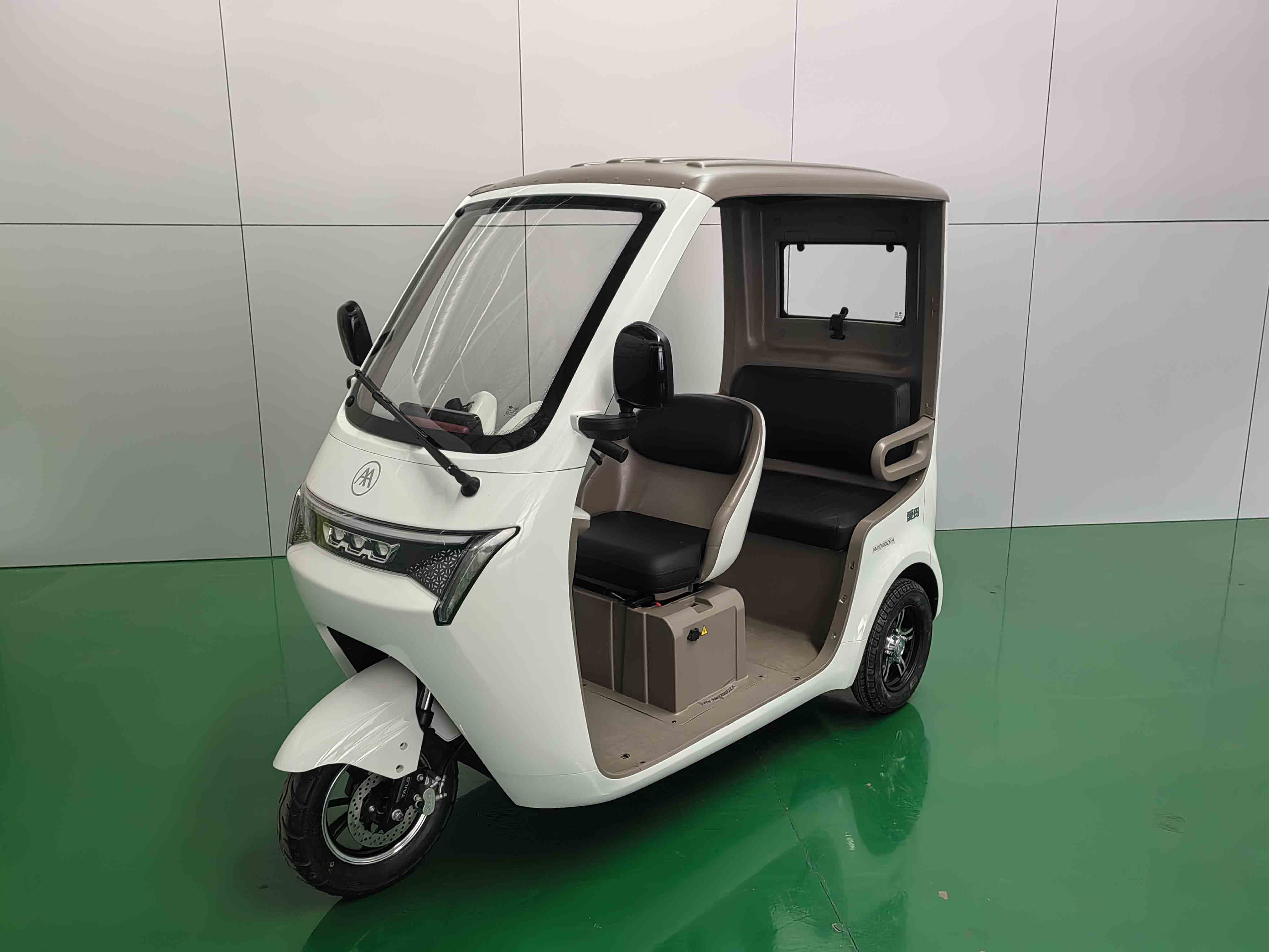 电动正三轮摩托车