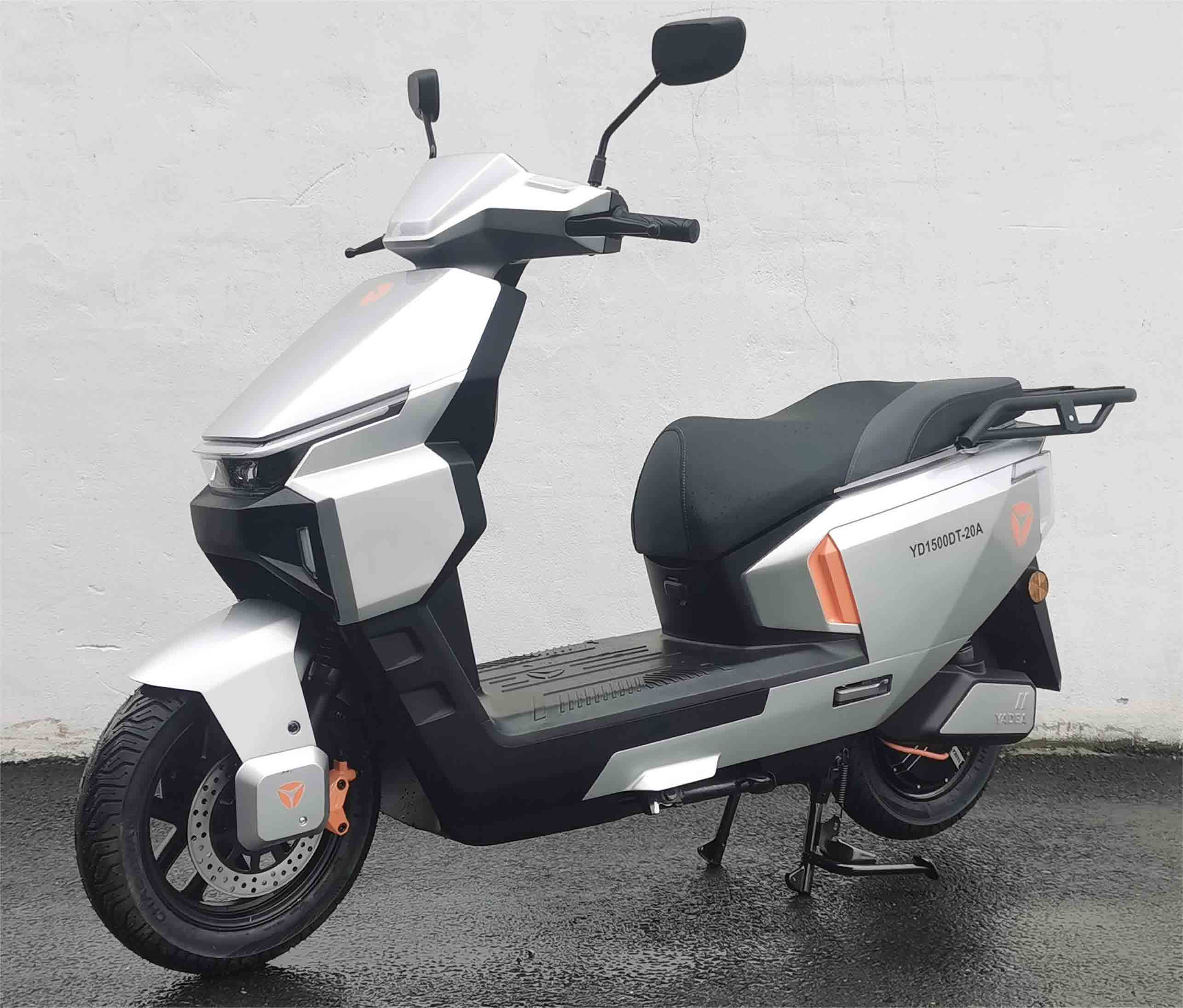 电动两轮摩托车