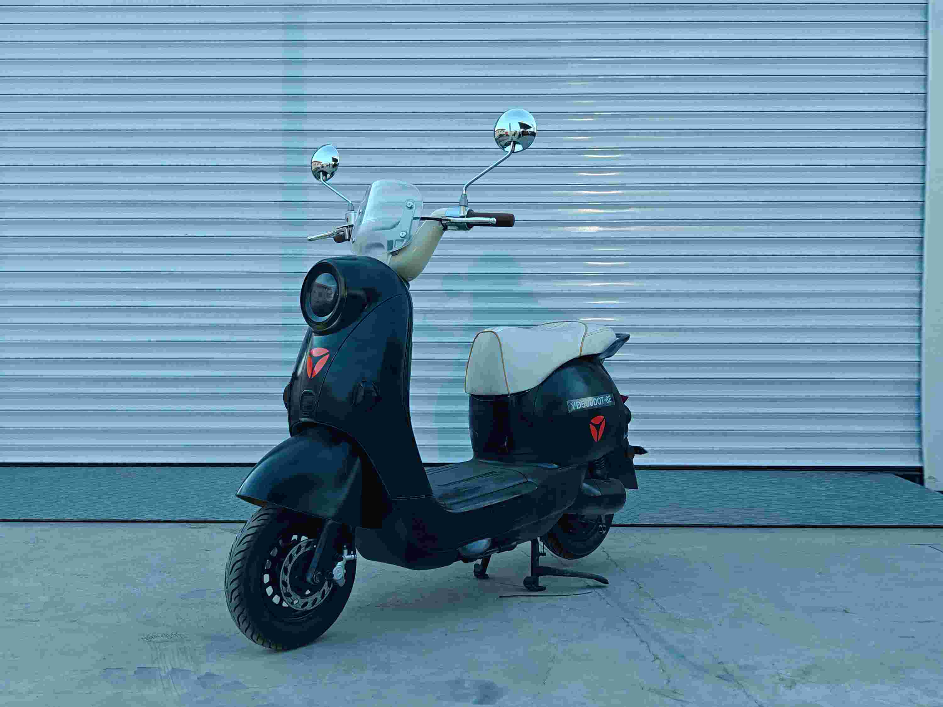 电动两轮轻便摩托车