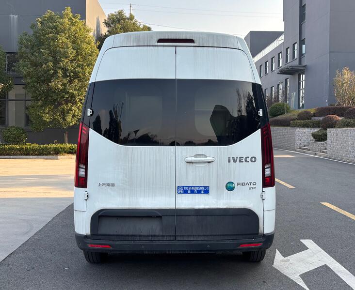 程力牌CL5042XYB6BYS運(yùn)兵車公告圖片