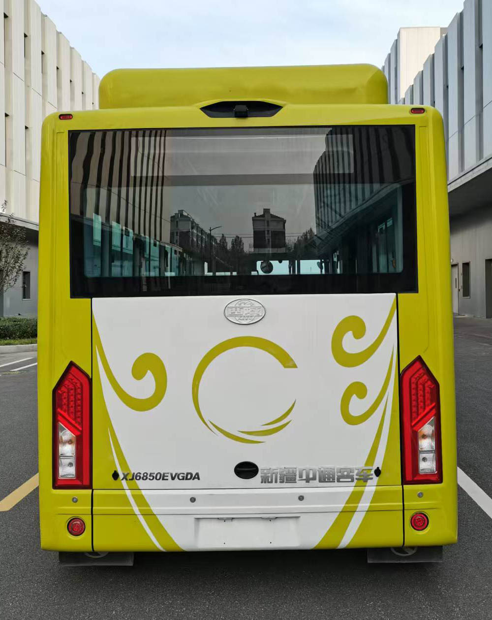 纯电动低地板城市客车图片
