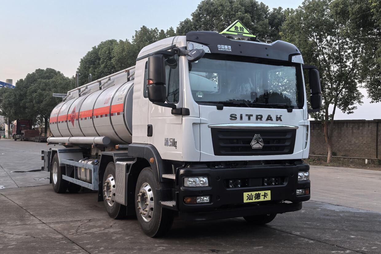 齊星牌QXC5263GRYZ6B易燃液體罐式運(yùn)輸車公告圖片