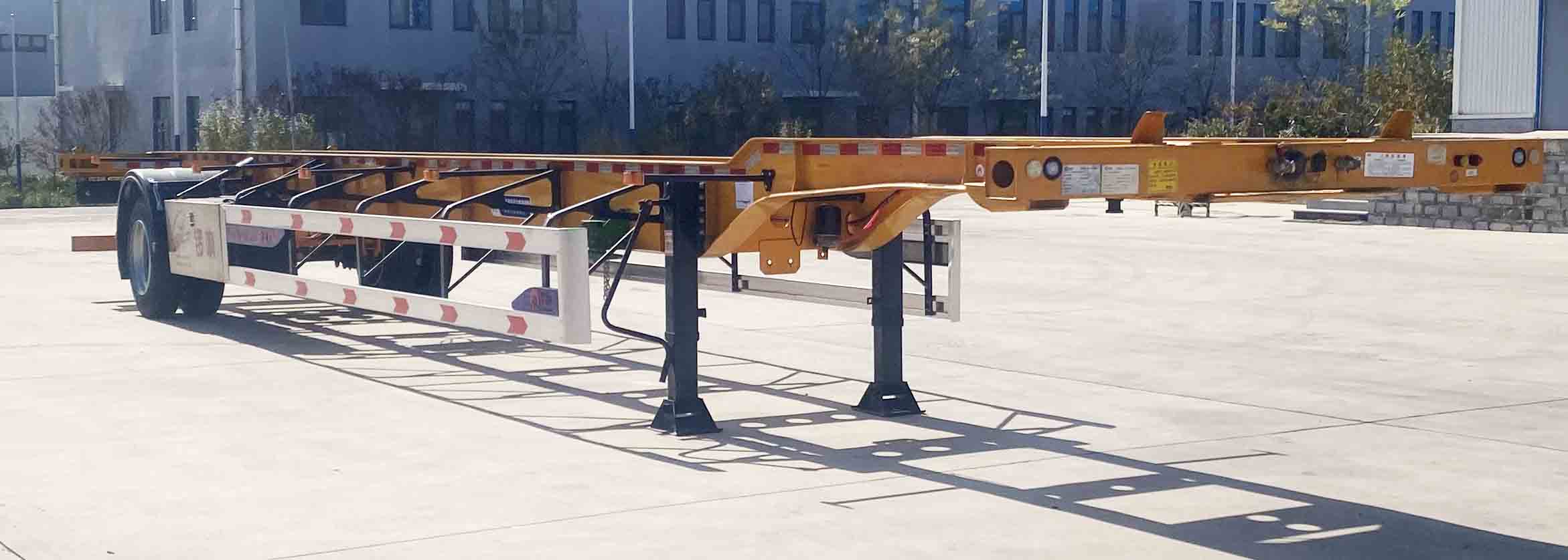 锣响牌14米15.4吨1轴空载集装箱运输半挂车(LXC9180TJZE)