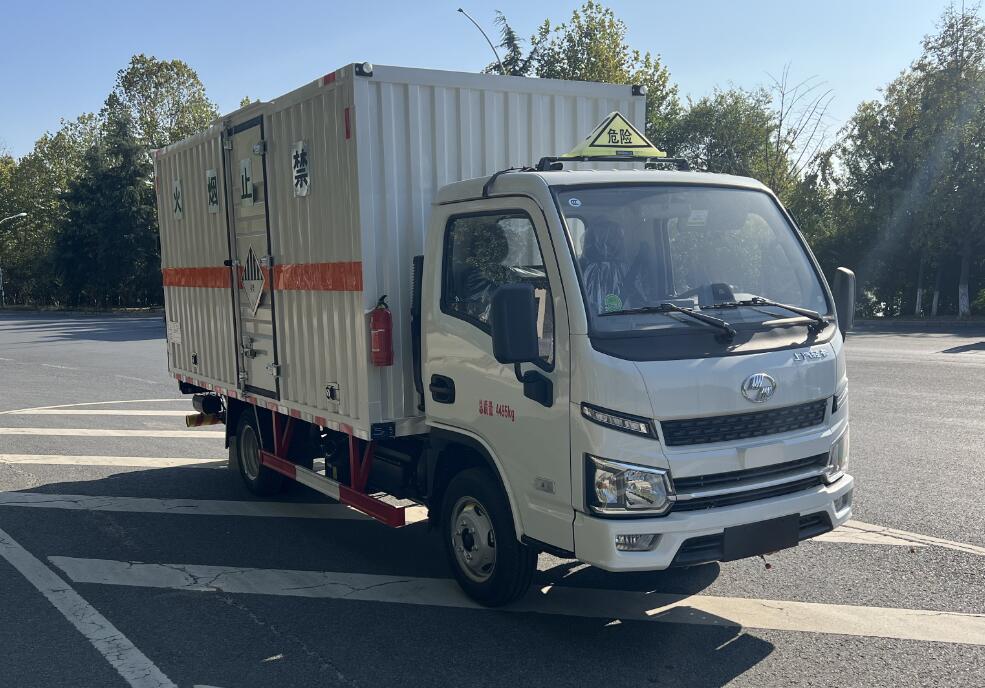 DCZ5040XZWSH6型杂项危险物品厢式运输车图片