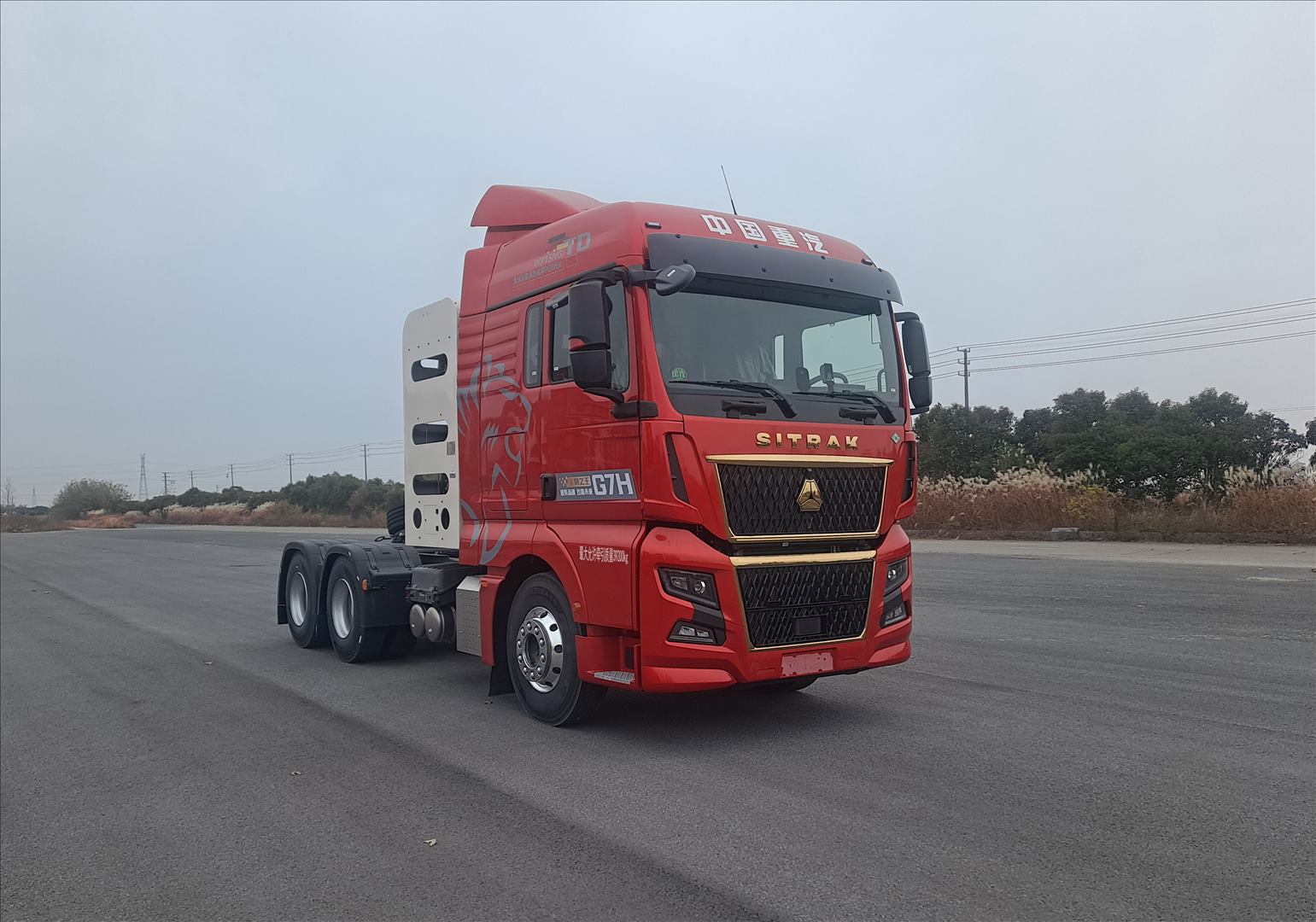 汕德卡牌 540马力 牵引汽车(ZZ4256V424HF1CB)