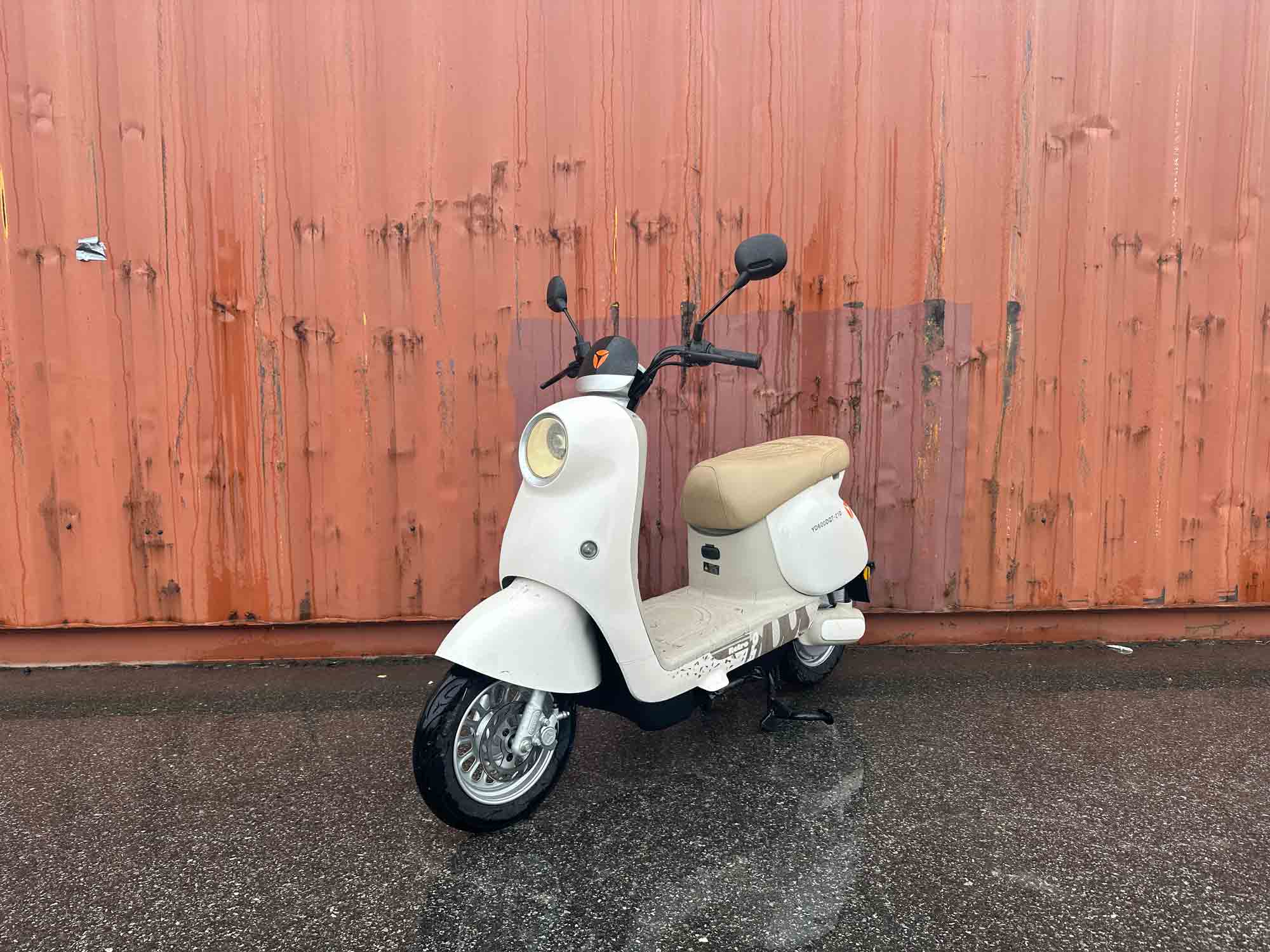 电动两轮轻便摩托车