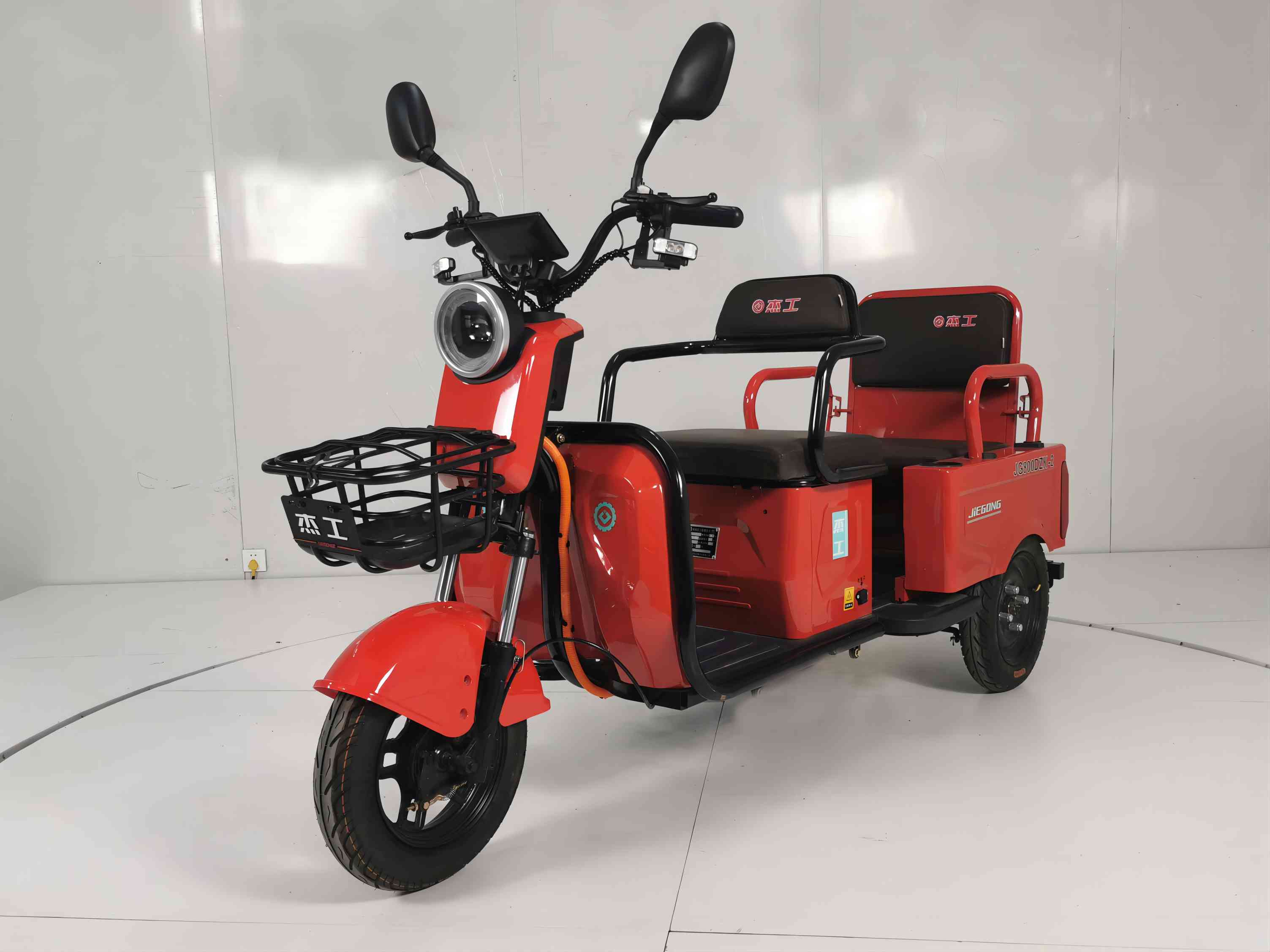 电动正三轮摩托车