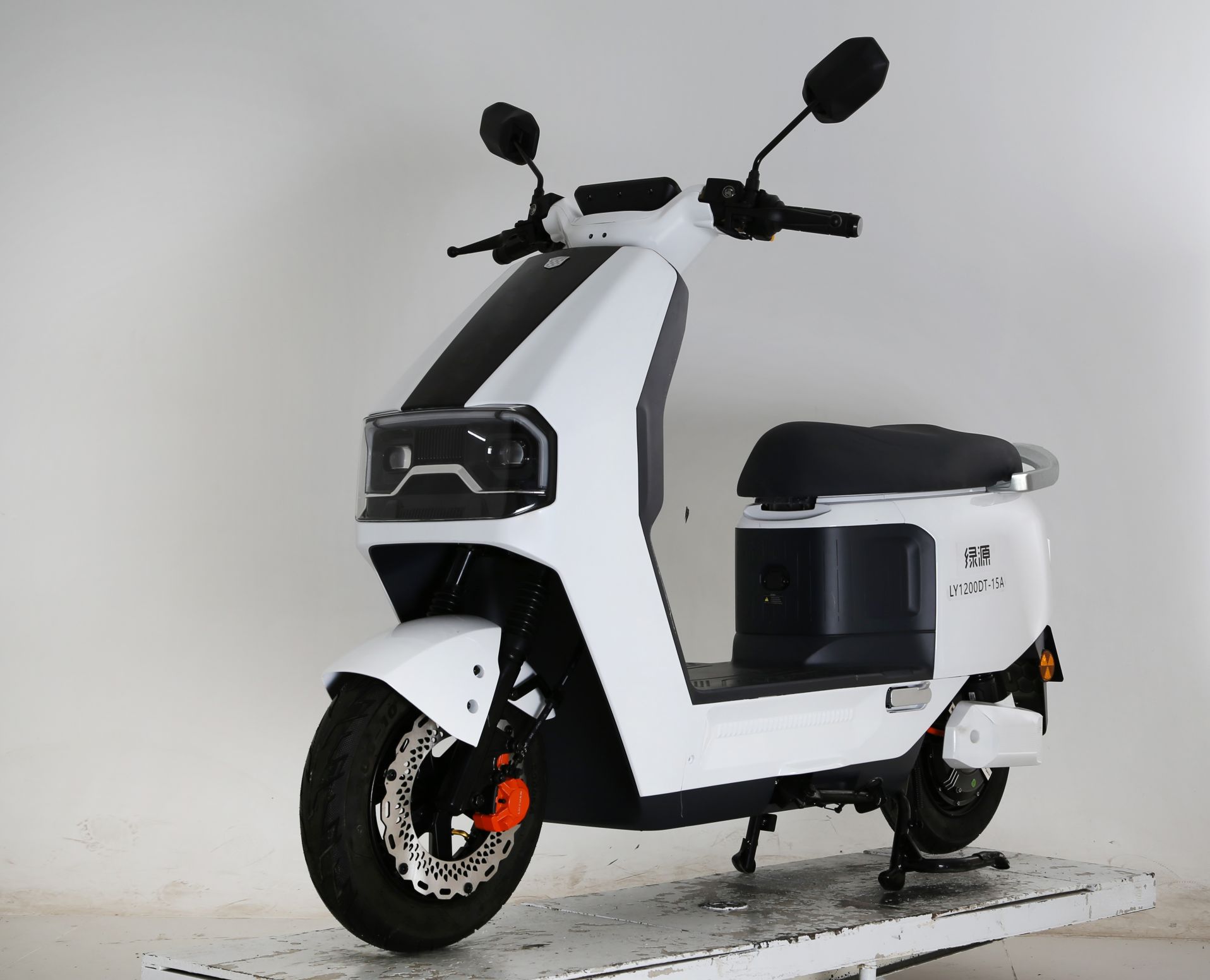 电动两轮摩托车