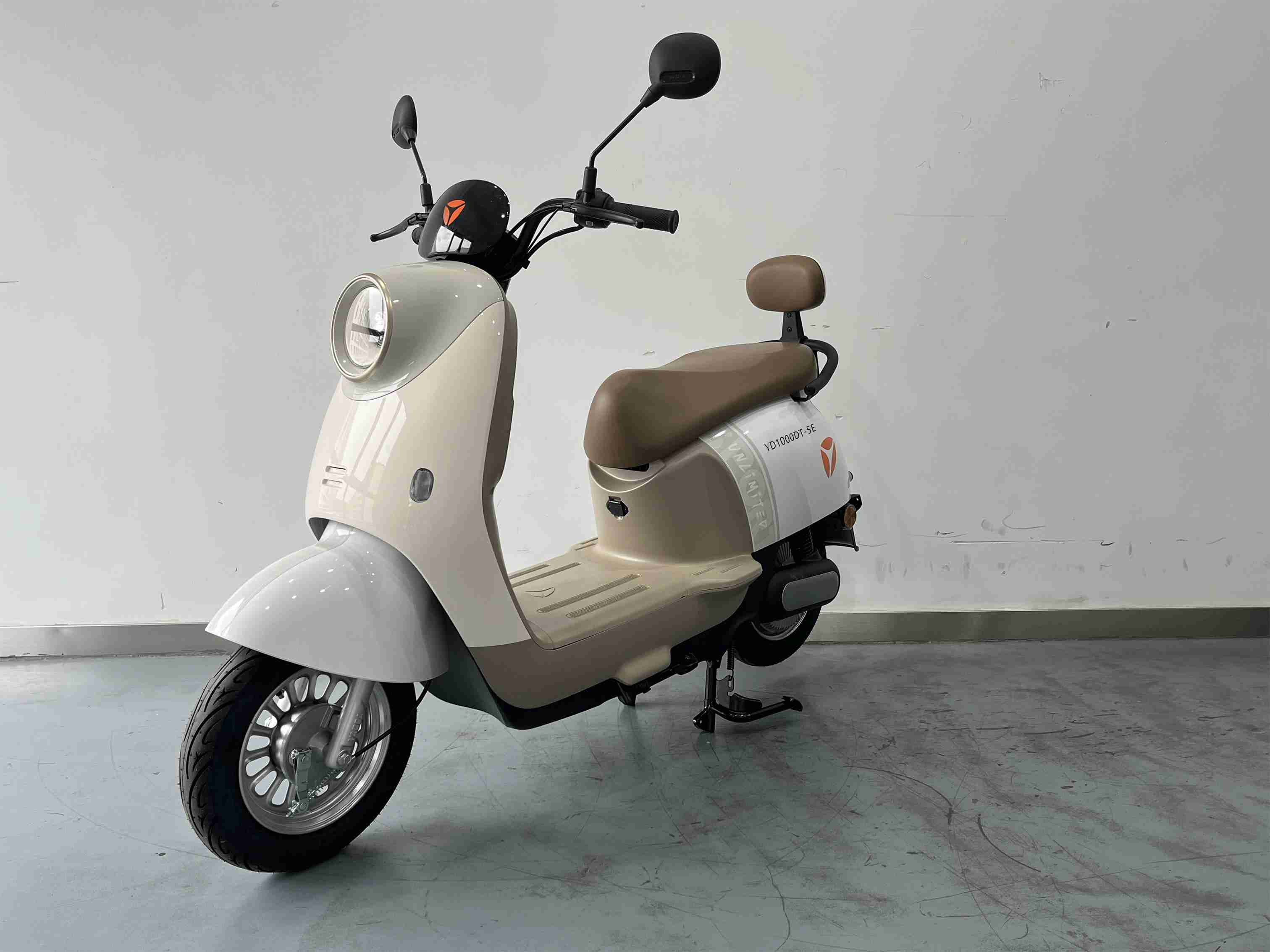 电动两轮摩托车