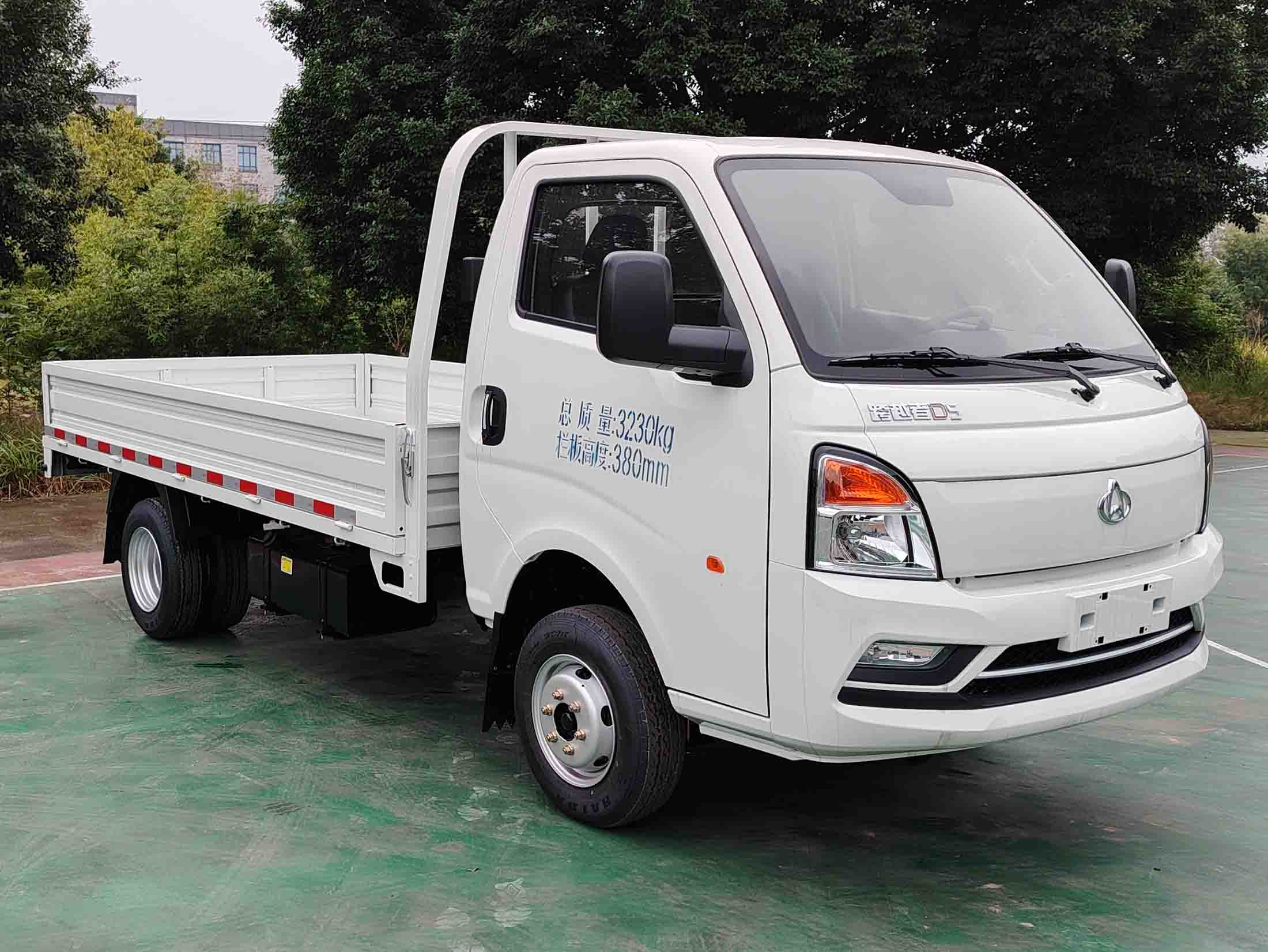 长安牌 122马力 载货汽车(CKS1032D5DD6B2)