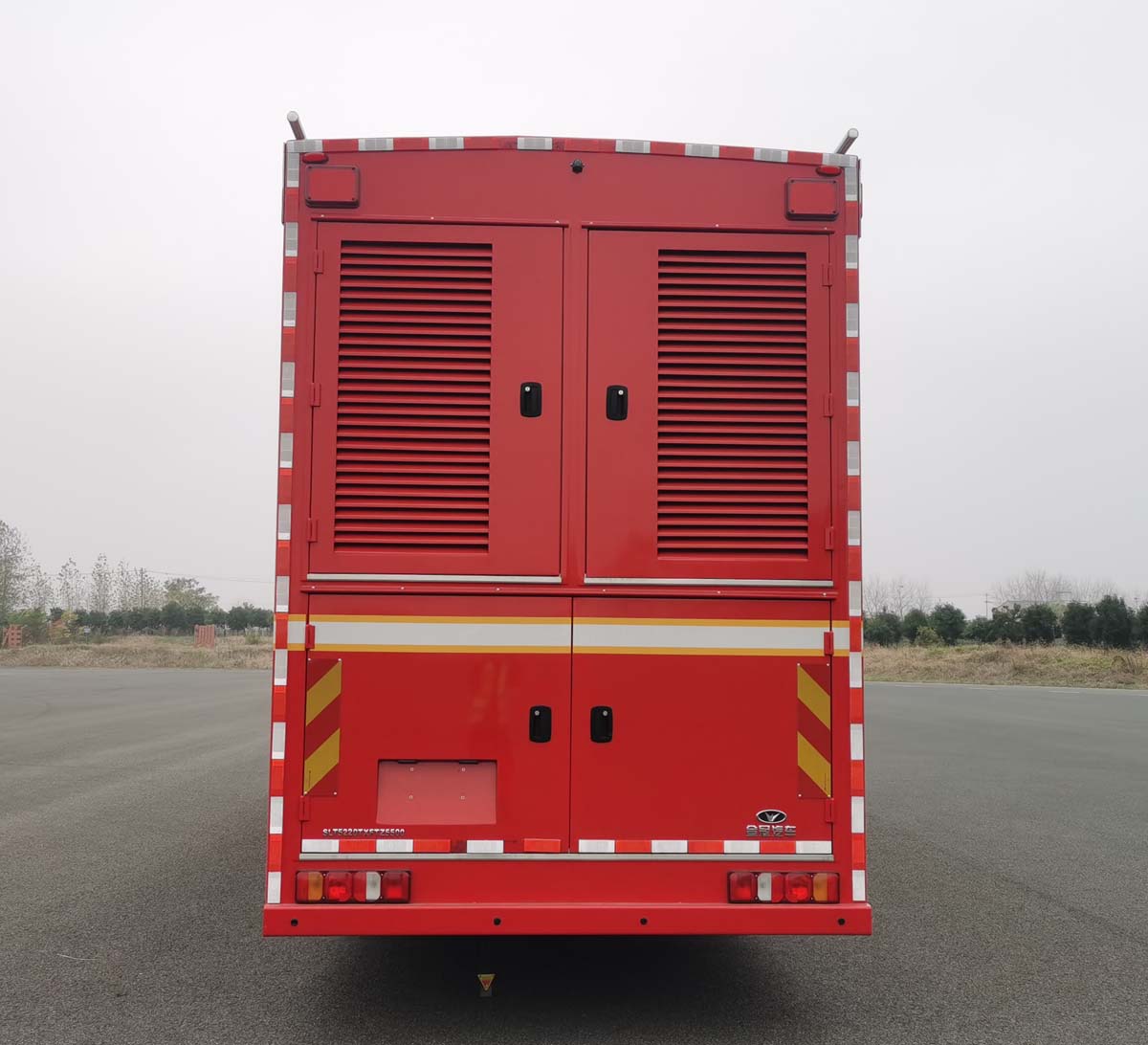 圣路牌SLT5220TXFTZ5500通信指揮消防車公告圖片