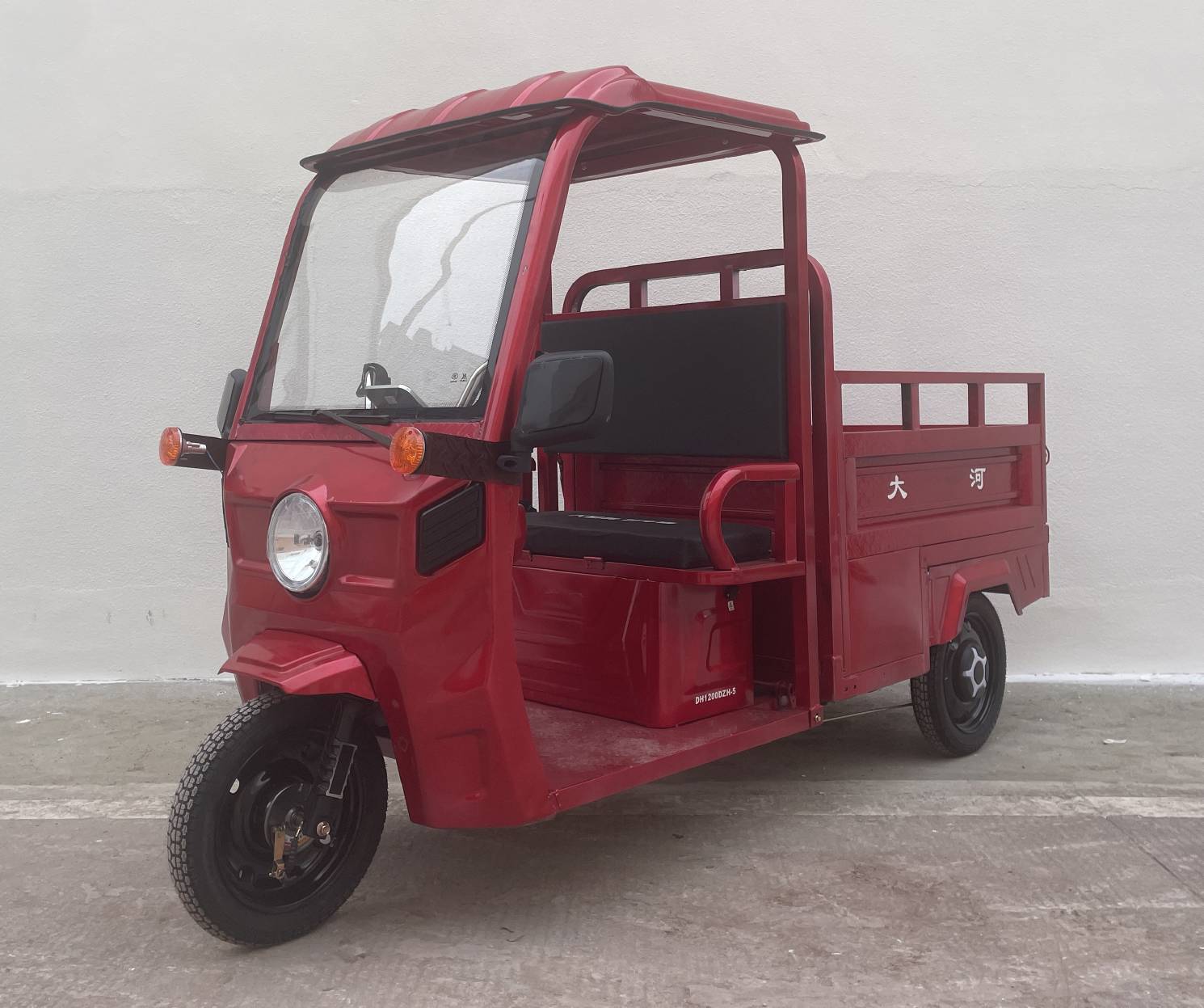 电动正三轮摩托车