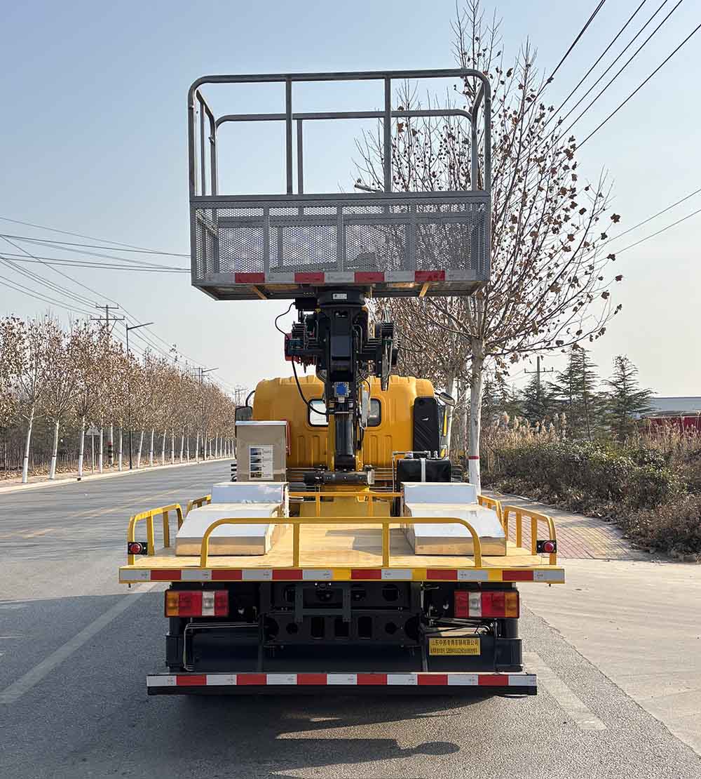 嘉鄆牌SZB5041XJXZZ6抽油機(jī)檢修車公告圖片