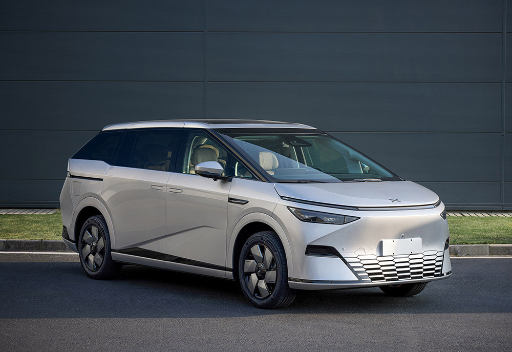 小鹏牌5.3米7座纯电动多用途乘用车(NHQ6530BEVHF)