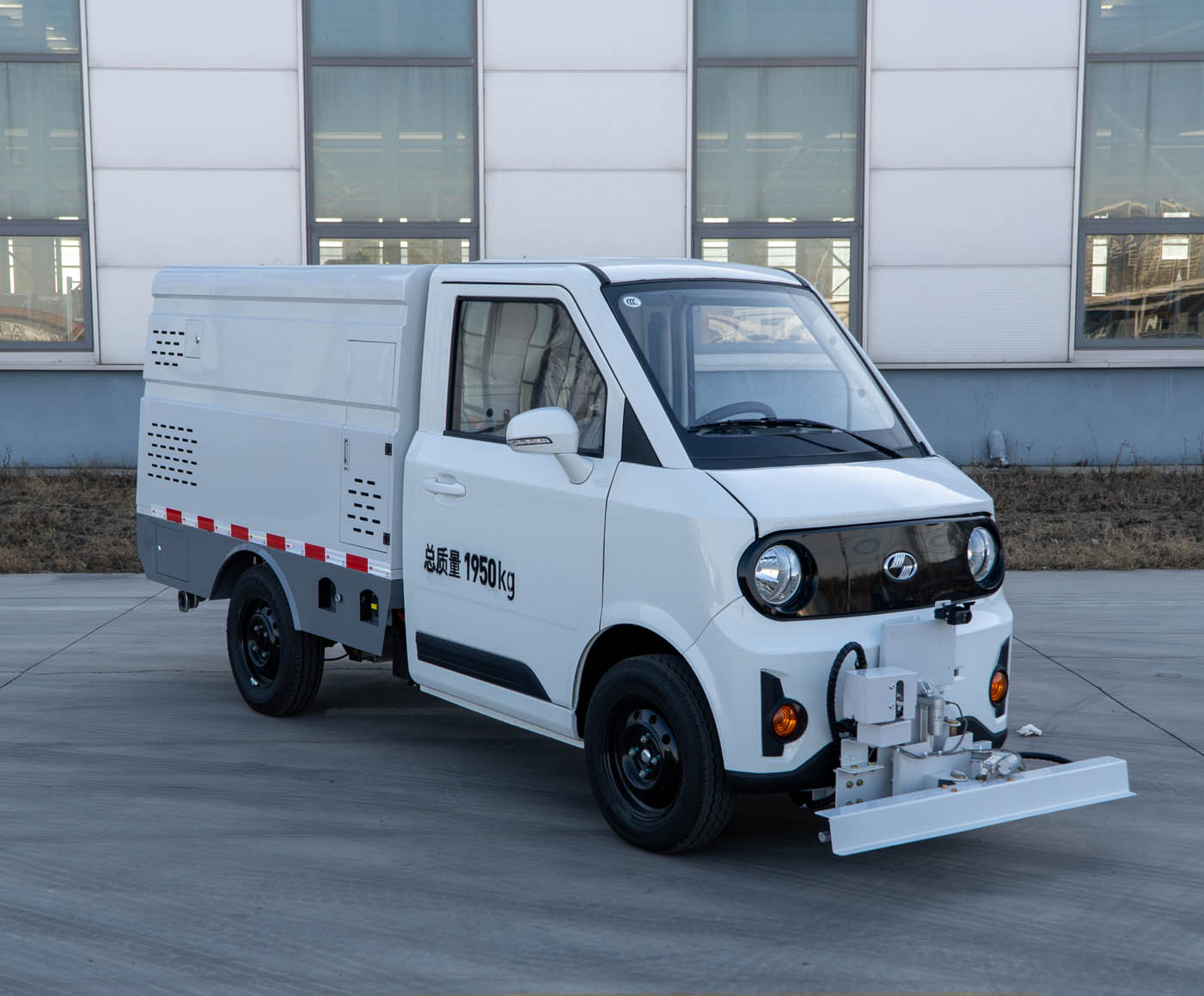 银龙牌ZYB5027TYHBEV纯电动路面养护车
