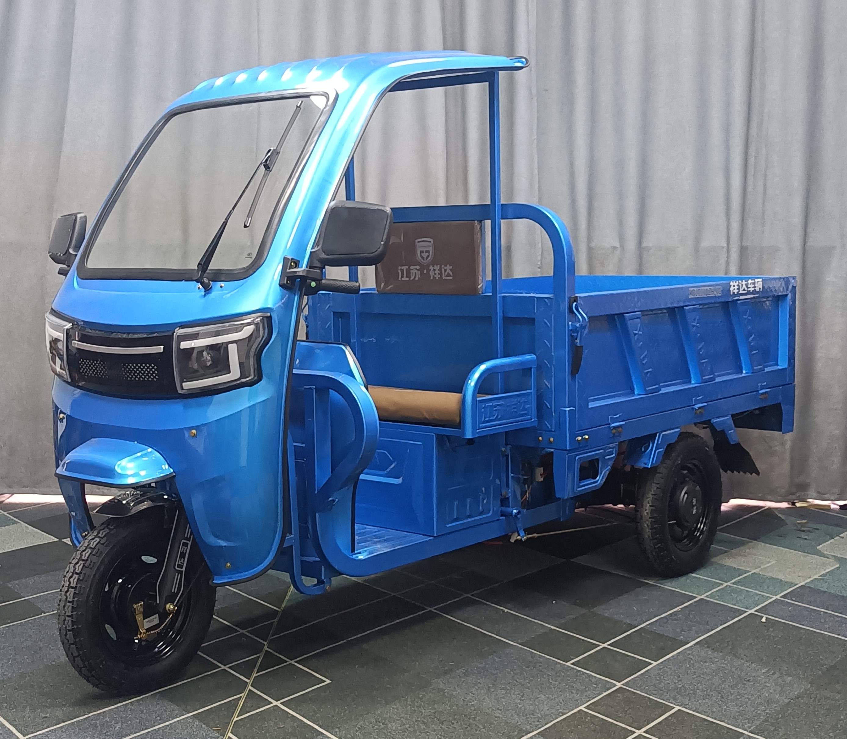XD1000DZH-6G 祥达牌纯电动前鼓式后鼓式电动正三轮摩托车图片