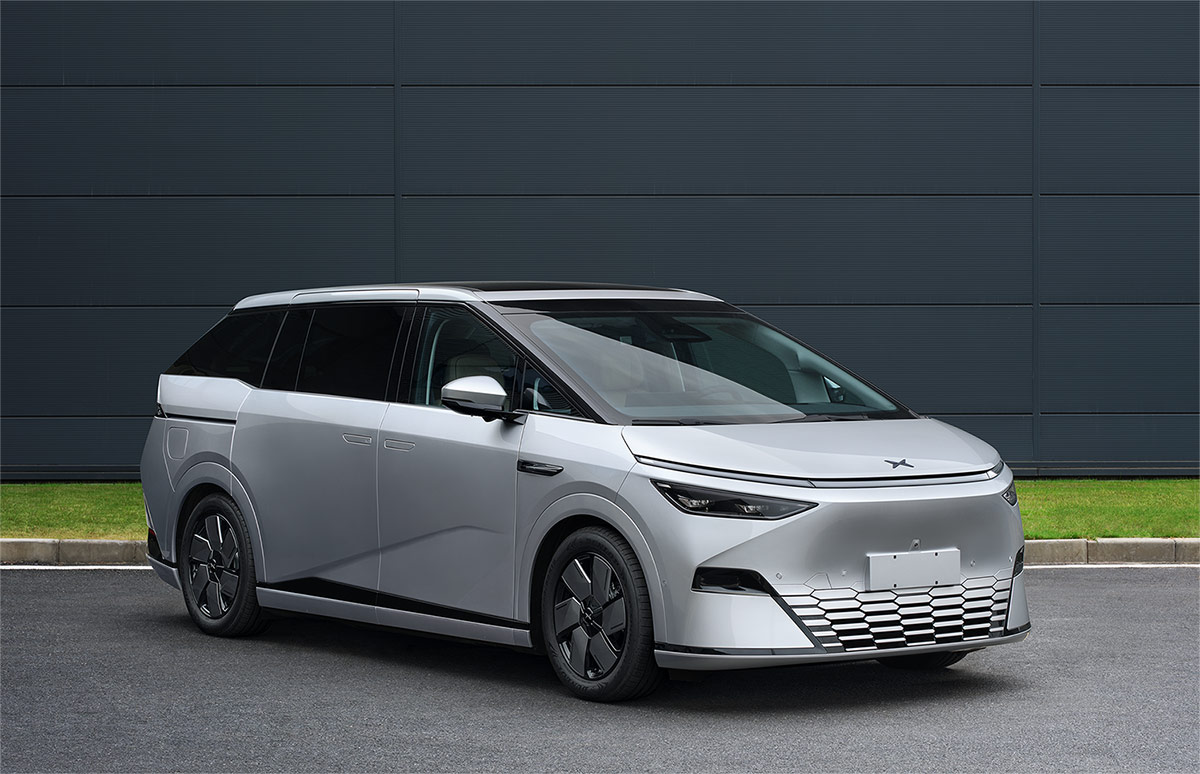 小鹏牌5.3米7座纯电动多用途乘用车(NHQ6530BEVHE)