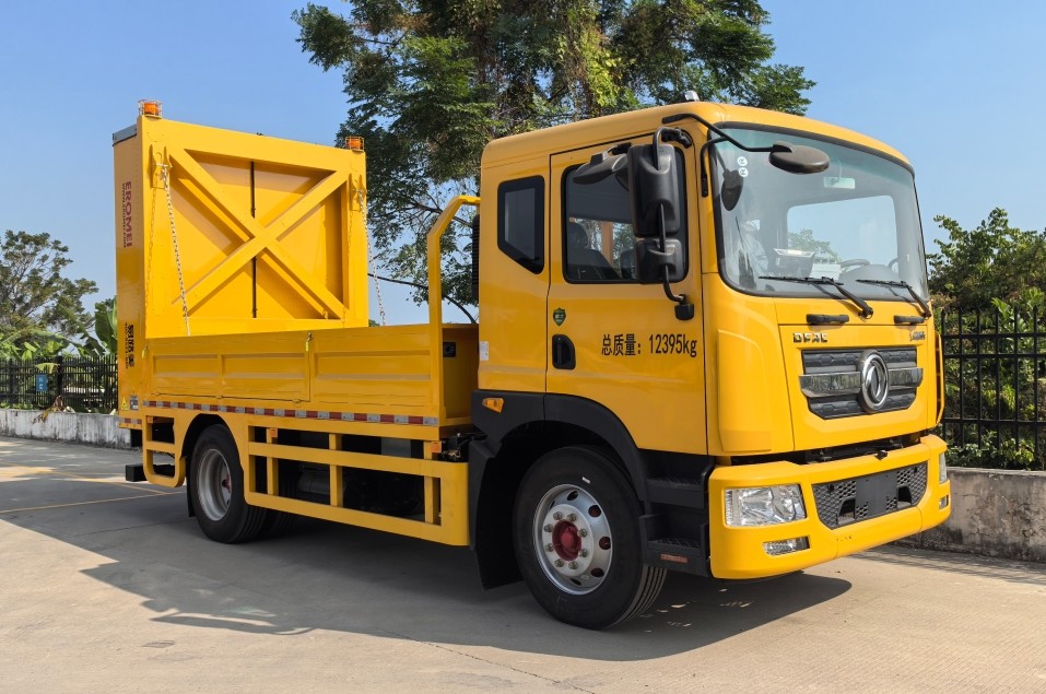 路仕盾牌YLM5120TFZEQA防撞缓冲车