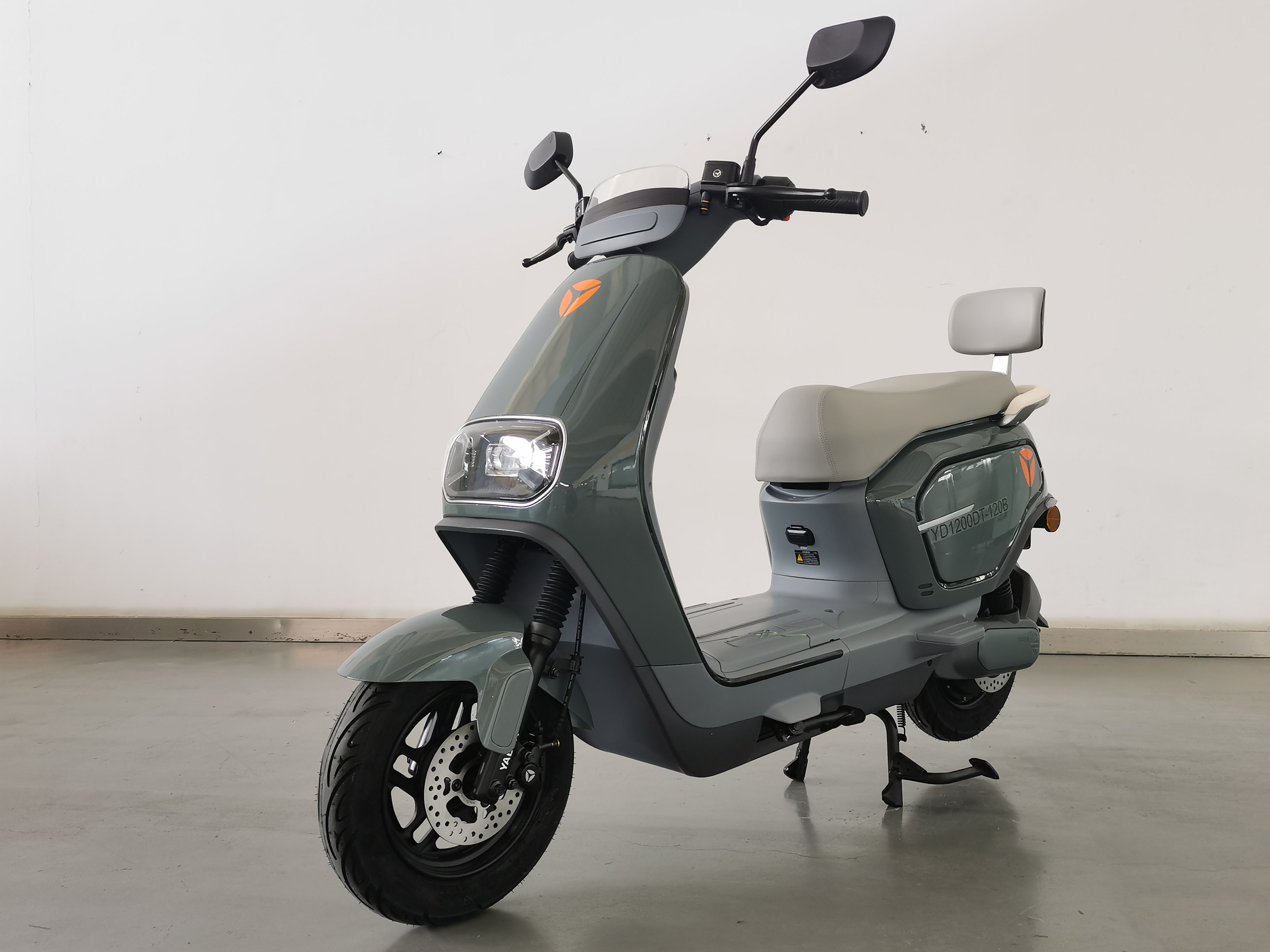 YD1200DT-120B 雅迪牌纯电动前盘式后盘式/鼓式电动两轮摩托车图片