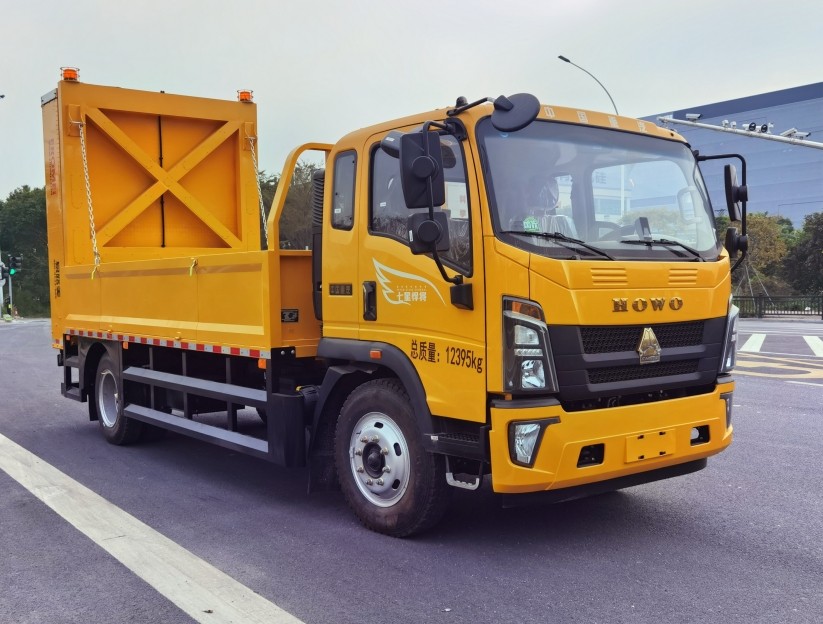路仕盾牌YLM5121TFZZZA防撞缓冲车