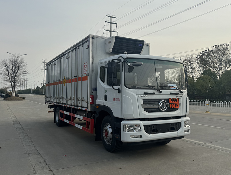 CLQ5180XYW6E型氧化性物品厢式运输车图片