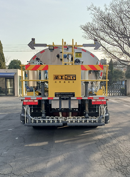 圣工牌HGY5166GLQD6沥青洒布车公告图片