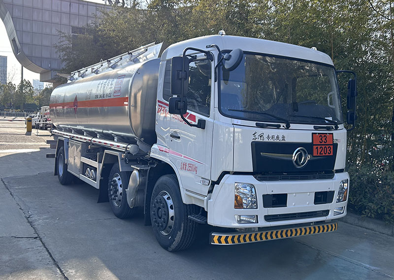 CLQ5266GYY6DJA型铝合金运油车图片