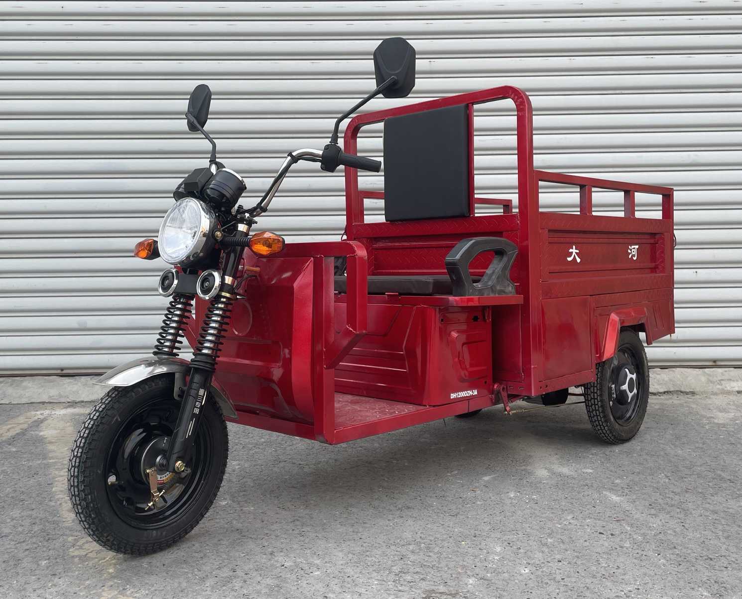 电动正三轮摩托车