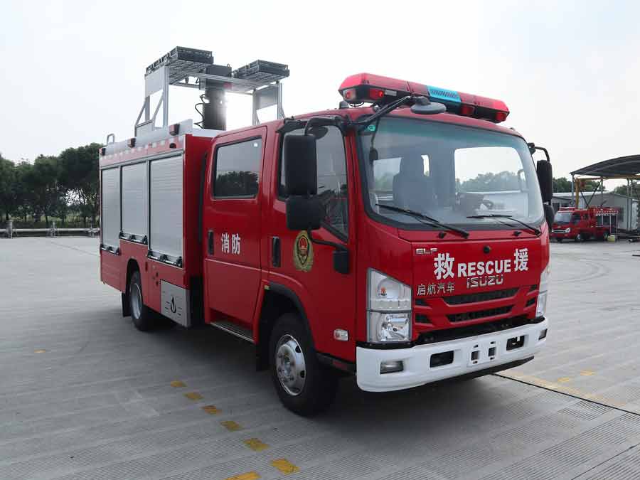 启敬牌QHV5070TXFZM80/W6照明消防车