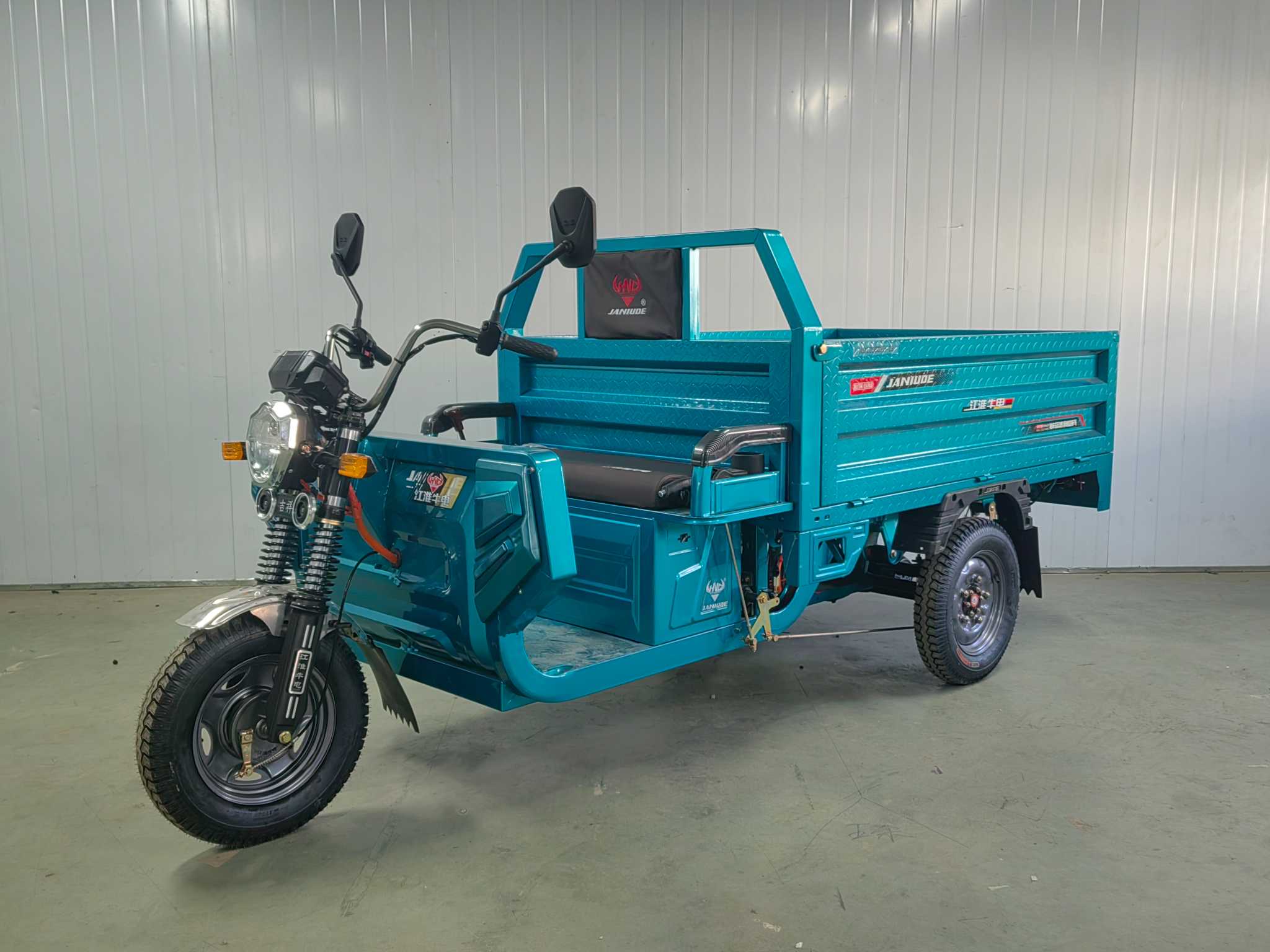 电动正三轮摩托车