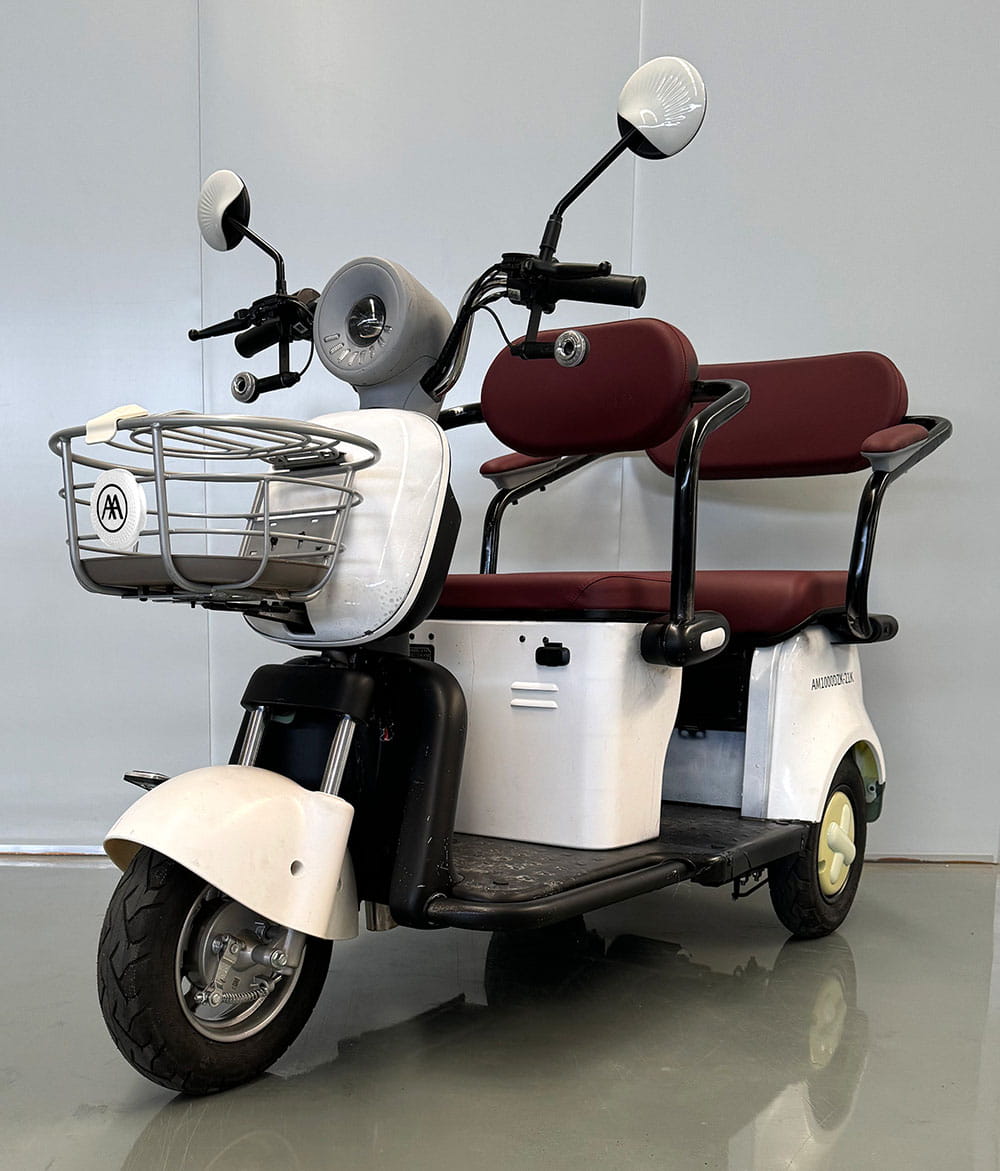 电动正三轮摩托车