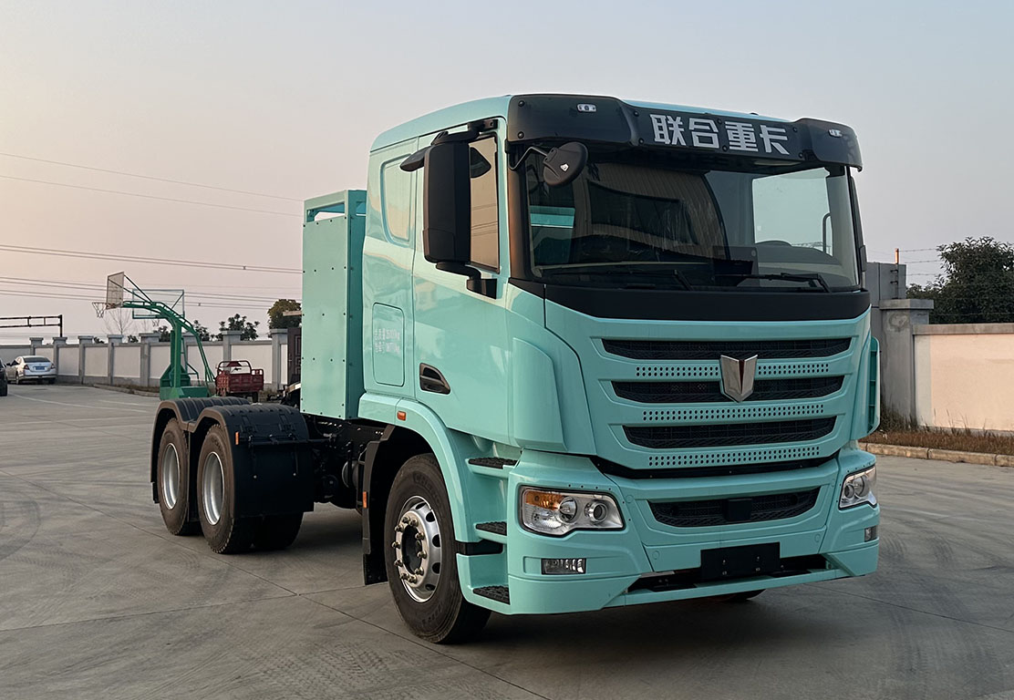 QCC4253BEVH4C3 集瑞联合牌694马力后双桥,后八轮纯电动纯电动牵引汽车图片