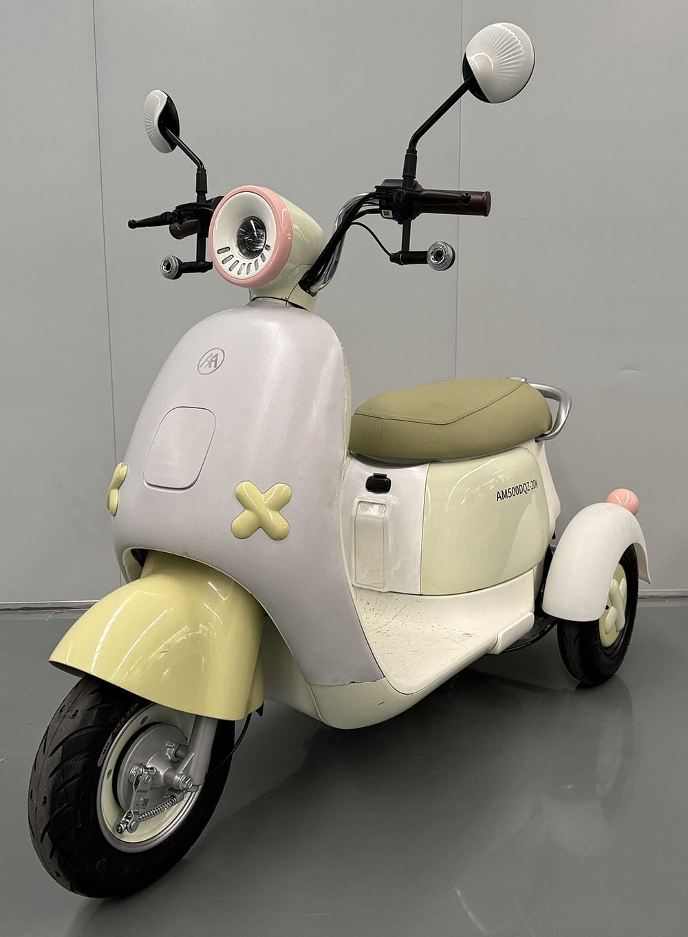 电动正三轮轻便摩托车