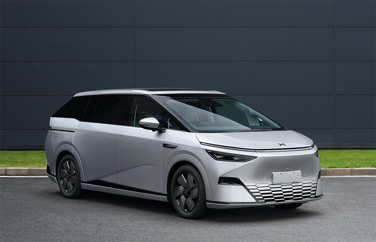 小鹏牌5.3米7座纯电动多用途乘用车(NHQ6530BEVHG)