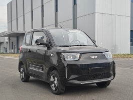 燕铃牌BAW7000ULJ1BEV型纯电动轿车