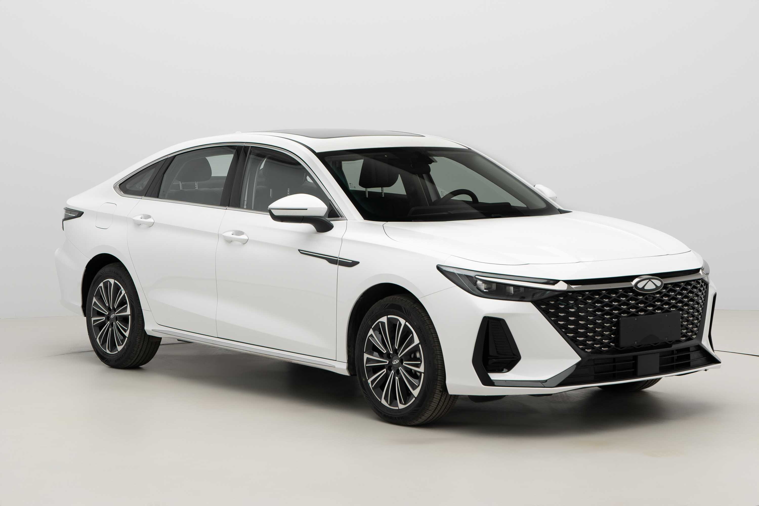 奇瑞牌SQR7151CHEVM1E4型插电式混合动力轿车