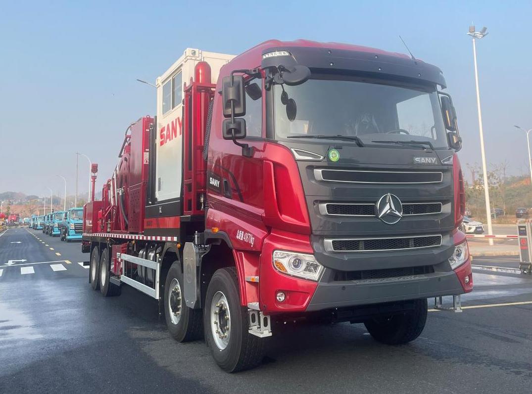SYR5410TLG型连续油管作业车图片