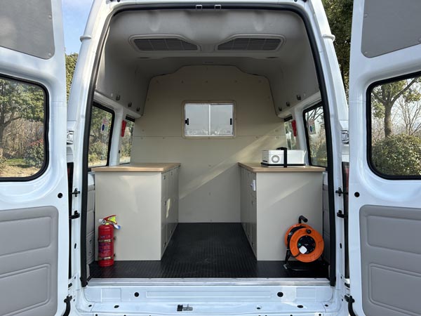 依眾通牌YZA5045XDWJ6流動服務(wù)車公告圖片