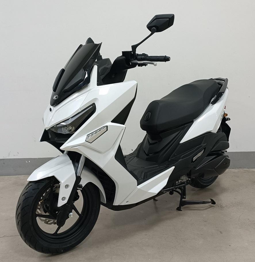 两轮摩托车