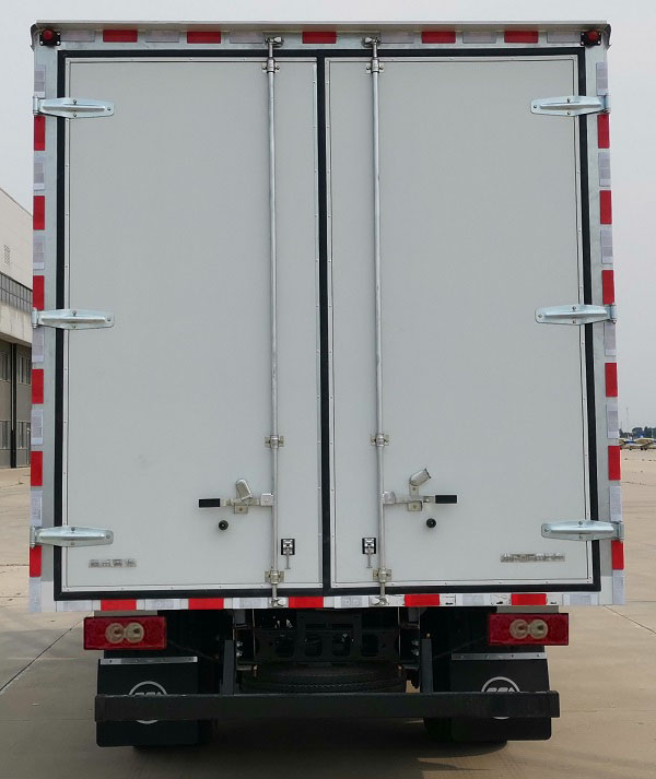 福田牌BJ5098XLCEJEA-AB1冷藏车公告图片