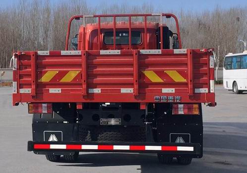 ZZ1147H4215F1 豪沃牌190马力单桥柴油5.5米国六载货汽车图片