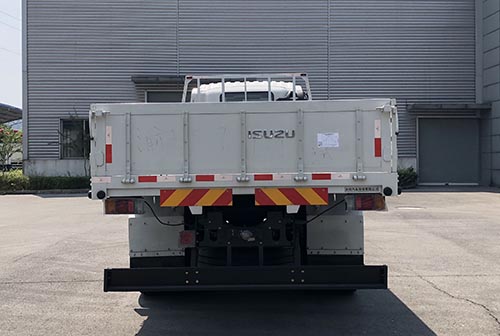 QL1180EQFR 五十铃牌241马力单桥柴油6.6米国六载货汽车图片