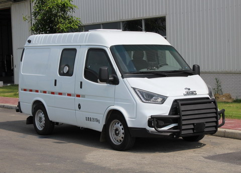 宝龙牌TBL5042XYC-AMT防弹运钞车