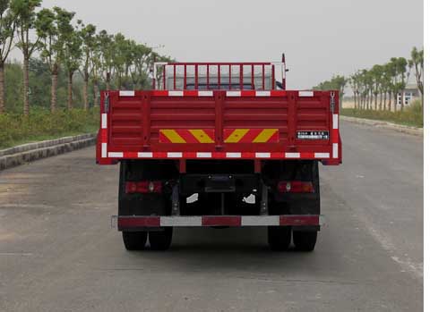 DFV1183GP6D 东风牌230马力单桥柴油6.8米国六载货汽车图片