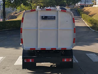 福龍馬牌FLM5030ZZZCC6自裝卸式垃圾車公告圖片